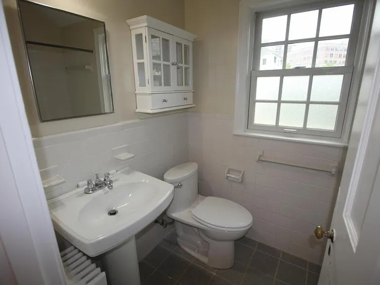 712 N Oakland St — Photo 16
