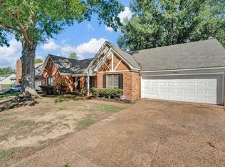 4988 Ridge Tree Dr, Memphis, TN 38128