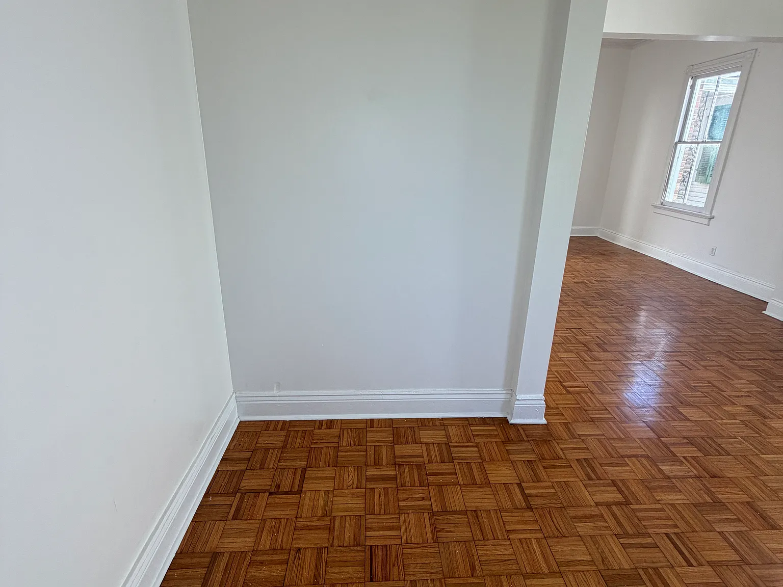 3 bed, 1100 sqft, $1,900 — Photo 3