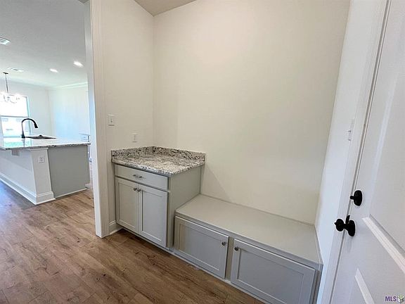 5th image of 129 Olivia Dr
