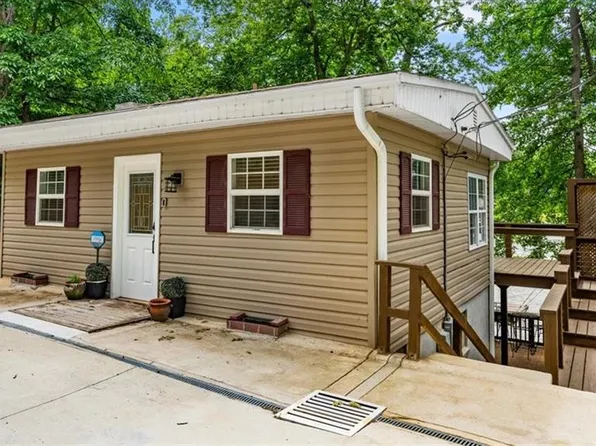 718 Lake Dr #9, Lexington, NC 27292