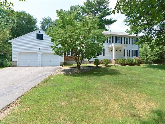 2nd image of 108 Bay Colony Dr