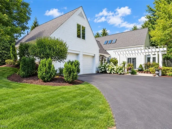 276 Tinkers Trl, Aurora, OH 44202