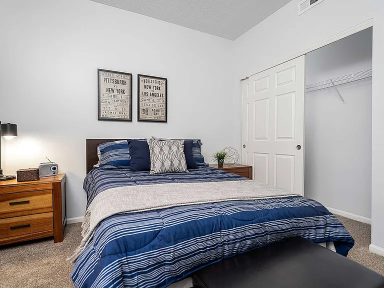 Alexander Court - 21