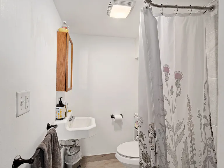 821 W Mulberry St — Photo 4