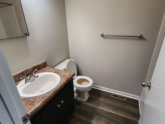 4th image of 405 Alexander Dr #A