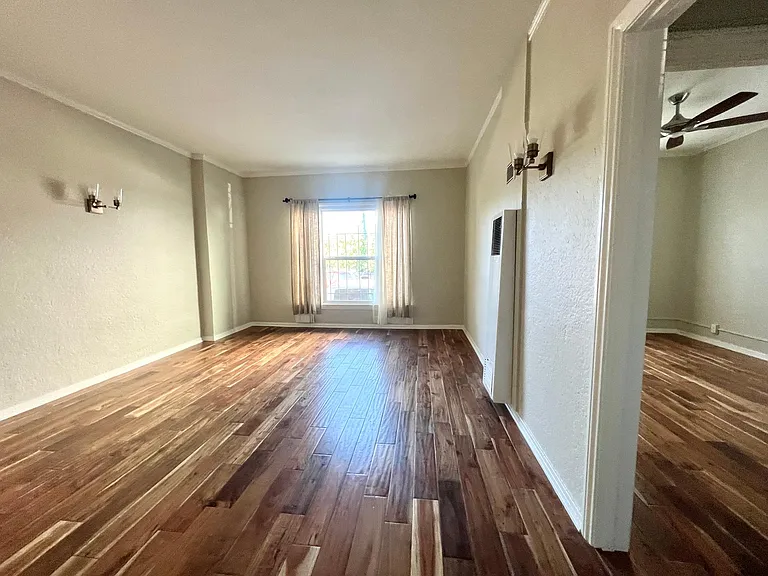 1426 N Edgemont St #10 — Photo 3