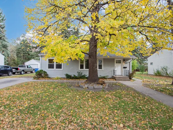 1022 9th St S, Moorhead, MN 56560