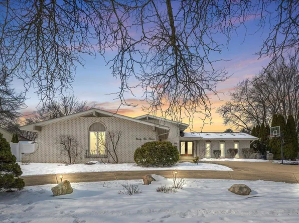 9212 Greenwood Ave, Munster, IN 46321