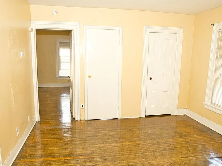 865 Clifford Ave — Photo 6
