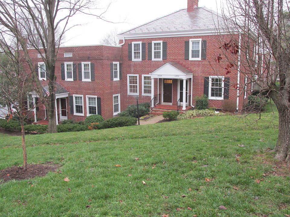 Entry from the Tennis Courts