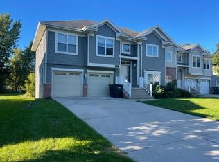 517 Progress Dr, Cottage Grove, WI 53527