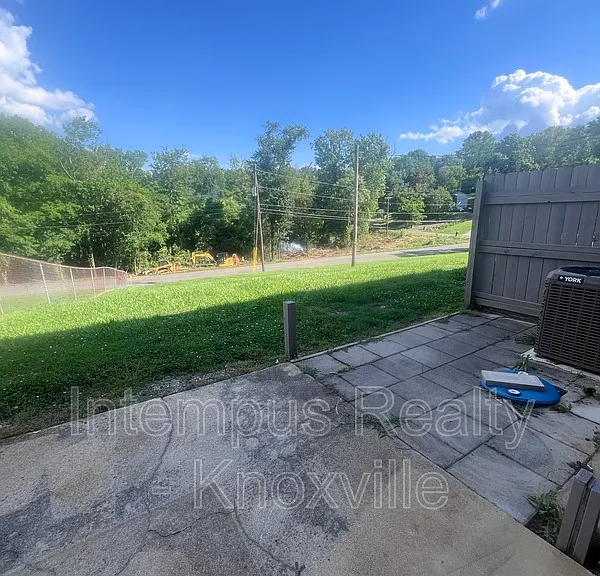 405 Iroquois Ln #1 — Photo 16
