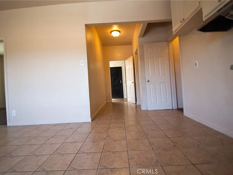 4529 S Vermont Ave — Photo 2