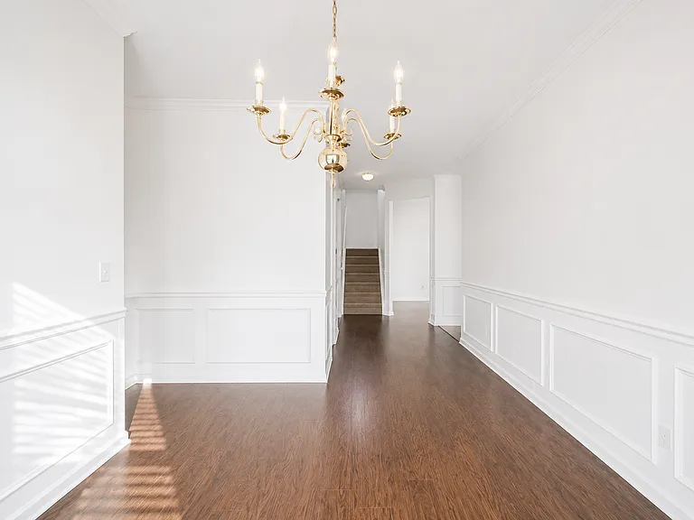 425 Lazy Willow Ln — Photo 8