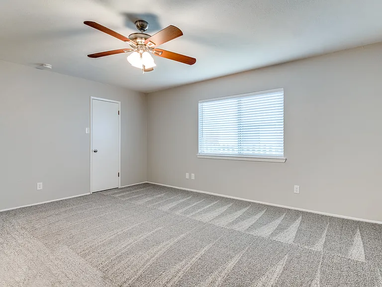 1113 San Antonio Ct — Photo 7