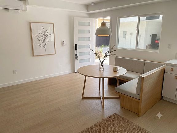 3rd image of 1529 Winona Blvd Unit 1529