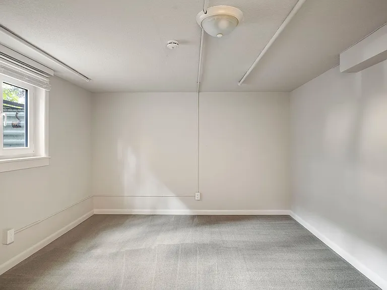 2085 S Saint Paul St — Photo 14