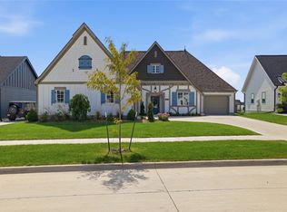 405 SW 17th St, Ankeny, IA 50023