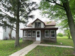 407 N James St, Tolono, IL 61880