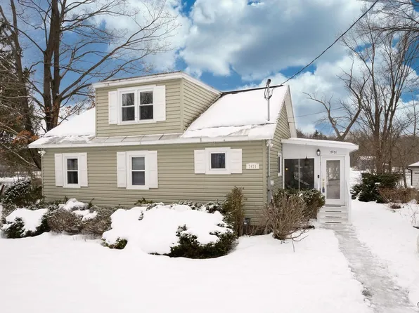 7471 Gordon Rd, Baldwinsville, NY 13027