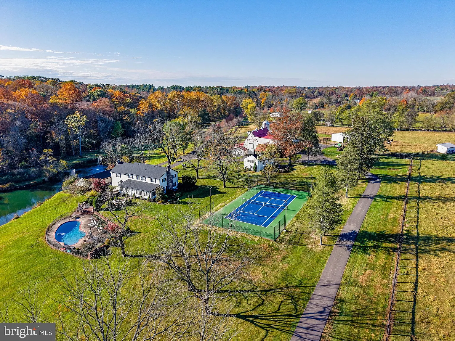5 bed, 3.5 bath, 5450 sqft, $6,500 — Photo 3