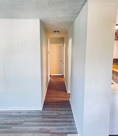 5th image of 5024 Delaware Dr