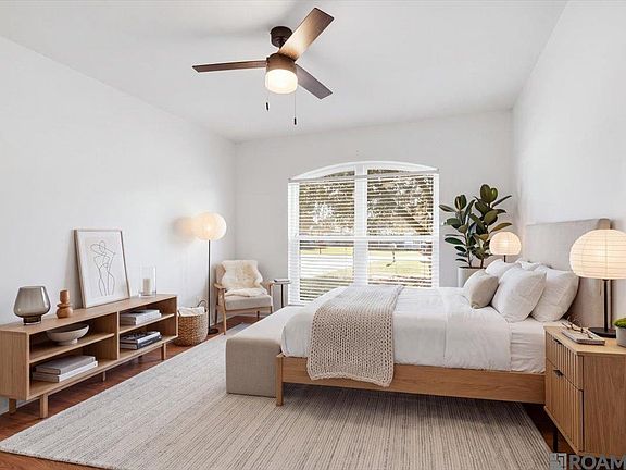 4th image of 35941 Wilmington Ave