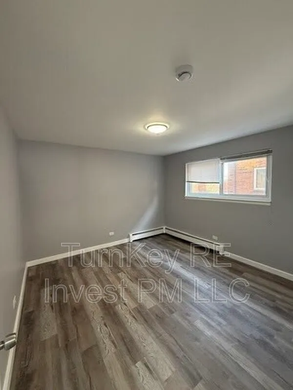 2 bed, 1.0 bath, $1,500 — Photo 3