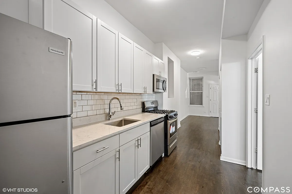 Building Photo - 2622 W Division St #1R
