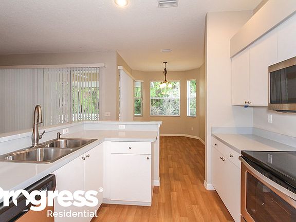 5th image of 4114 Westbourne Cir
