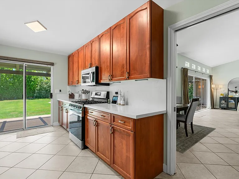 39490 Regency Way — Photo 13