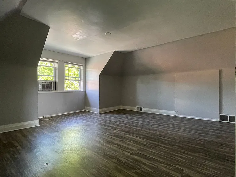 607 Ohio River Blvd - (12206) — Photo 15