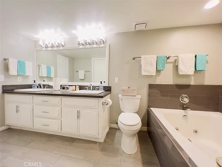 1331 S Sunrise Way — Photo 16