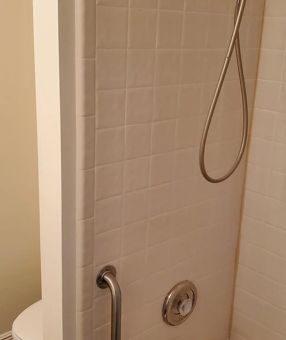 3317 Hillmont Cir — Photo 4