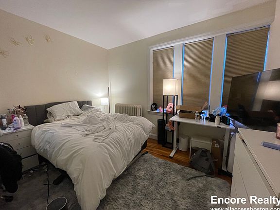 4th image of 62A Egmont St #U3