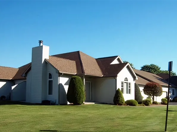 812 Kocher Dr, Grove City, PA 16127