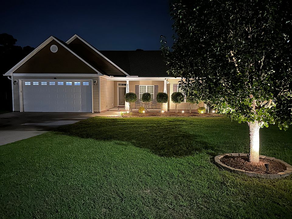 1st image of 2033 Della Ln