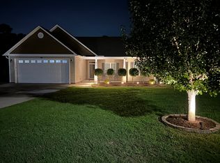 2033 Della Ln, Greenville, NC 27858