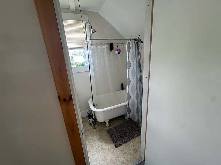 Bathroom - Pic #2
