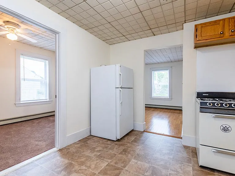 19 Spring St #1 — Photo 16