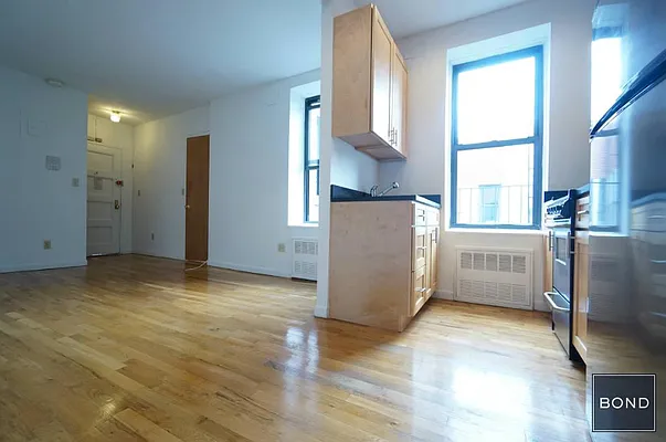 Rented by Bond New York | media 6