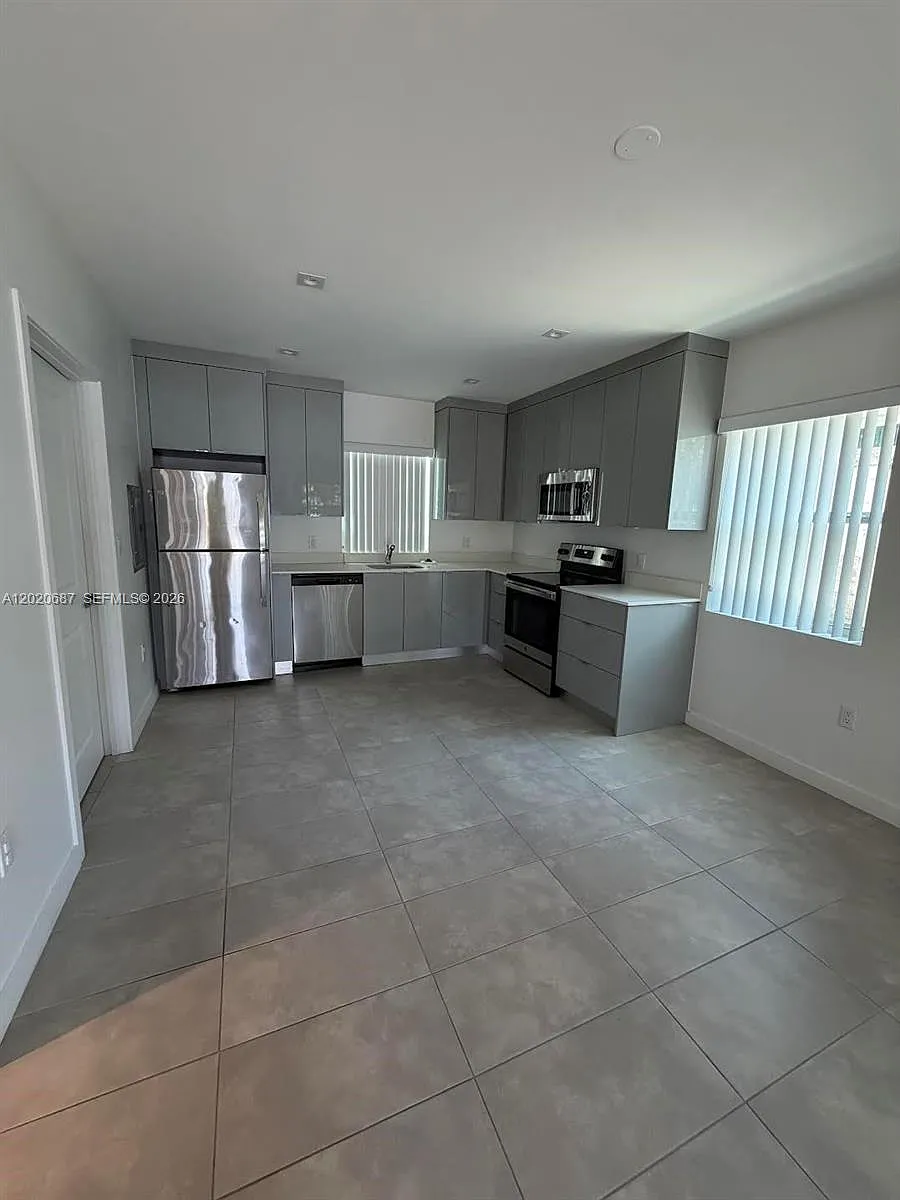 Building Photo - 2333 SW 58th Ave #2333