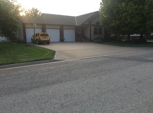 103 S Roupp St, Hesston, KS 67062