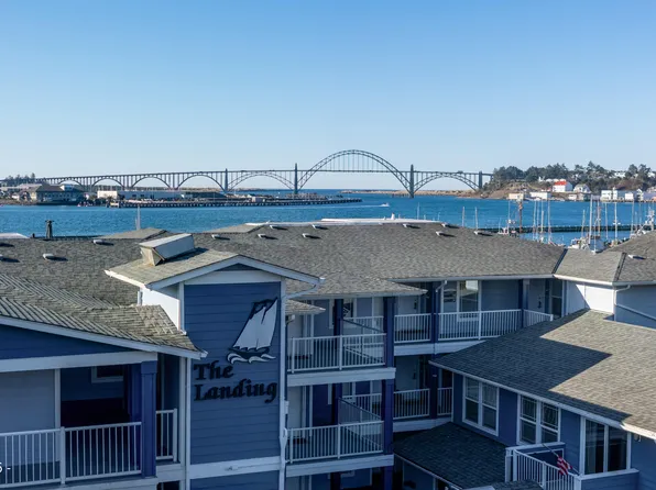 890 SE Bay Blvd #210, Newport, OR 97365