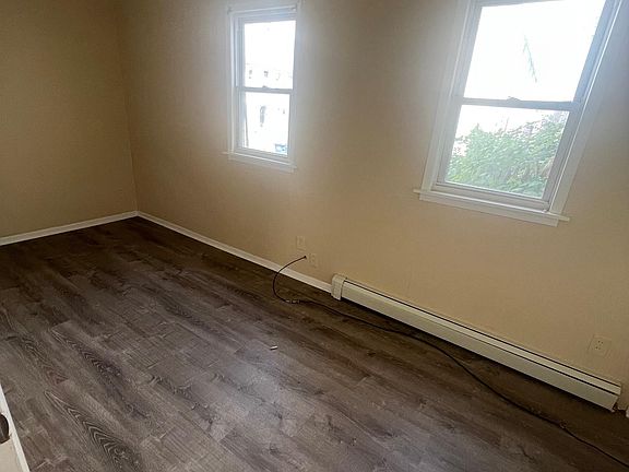 4th image of 163 Longnecker St