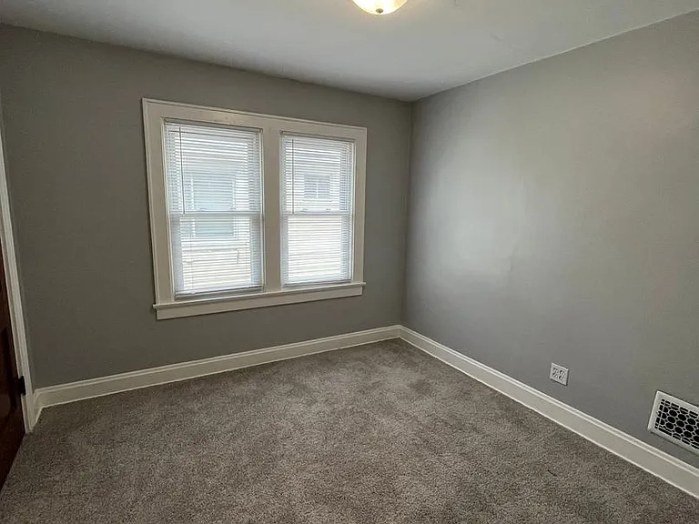 452-454 S Huron Ave — Photo 11