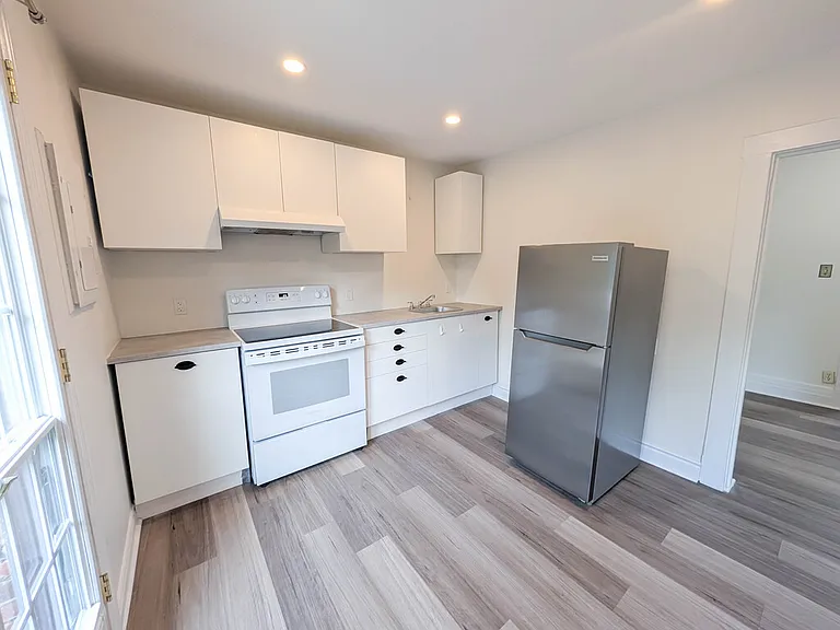204 Sanford Ave S #L282H2 — Photo 6