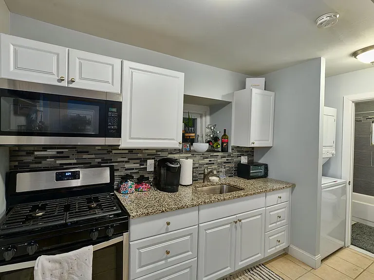 815 Collings Ave #3 — Photo 1