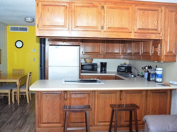 4th image of 2308 Gulf Blvd #206
